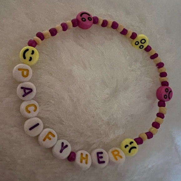Melanie Martinez Trilogy Tour Friendship Bracelet - Picture 3 of 4